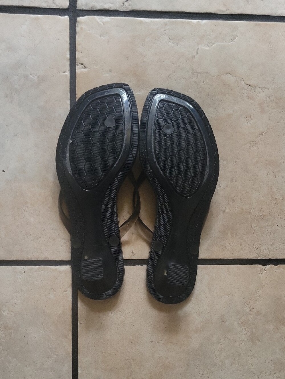 Fashion Nova Black Jelly Thong Kitten-Heel Sandals - Picture 5 of 6
